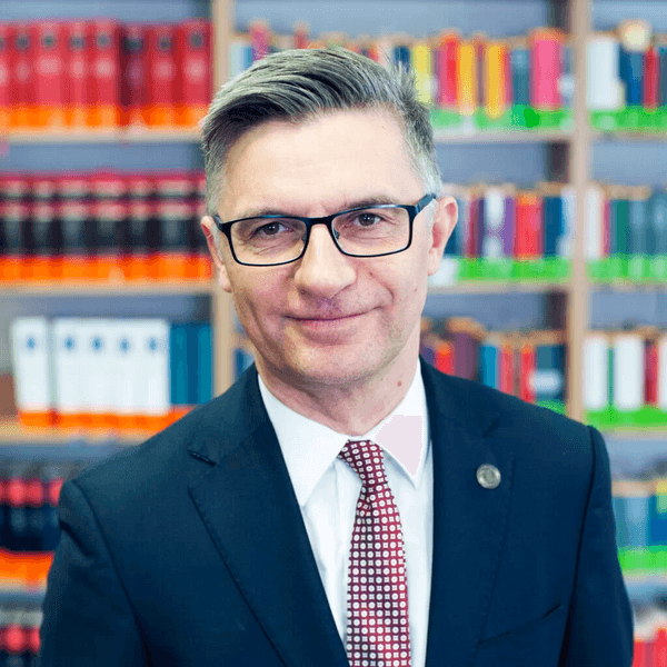 Zdjęcie portretowe Piotr Rączka, prof. UMK